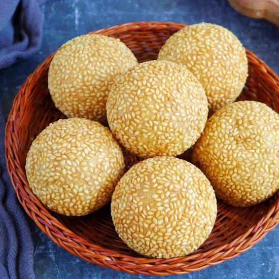17.  Fried Red Bean Sesame Ball (豆沙煎堆)